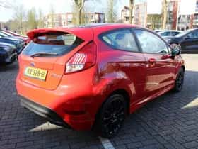 Ford Fiesta (2016) thumbnail 9