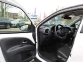 Toyota Aygo X (2023) thumbnail 39