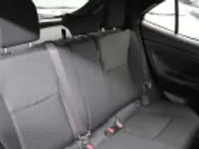 Toyota Yaris Cross (2025) thumbnail 64