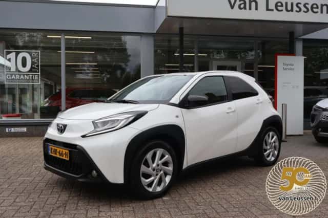Toyota Aygo (2023) thumbnail 1