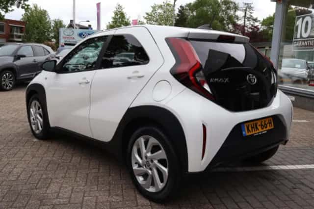 Toyota Aygo (2023) thumbnail 2