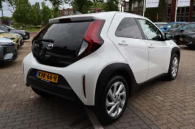 Toyota Aygo (2023) thumbnail 3