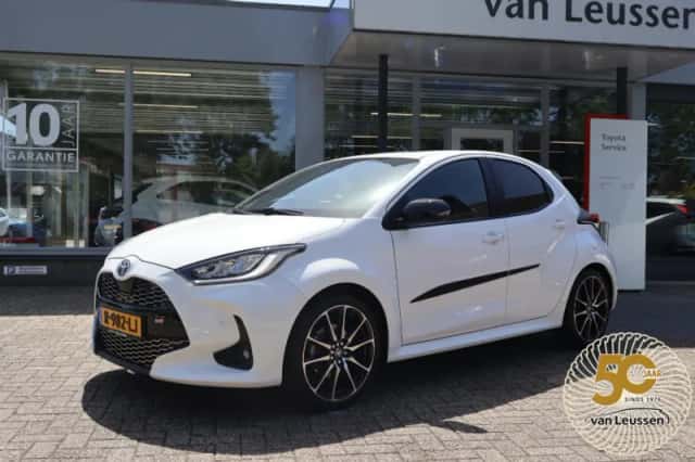 Toyota Yaris (2022) thumbnail 1
