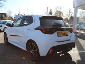 Toyota Yaris (2022) thumbnail 2
