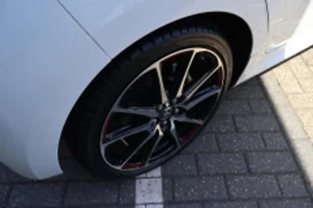 Toyota Yaris (2022) thumbnail 4