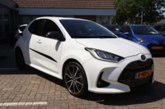 Toyota Yaris (2022) thumbnail 5
