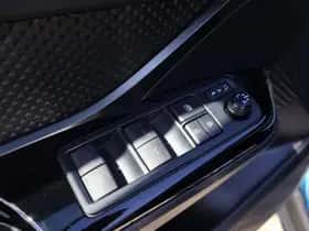 Toyota C hr (2023) thumbnail 13