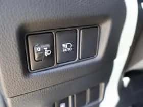 Toyota C hr (2023) thumbnail 16