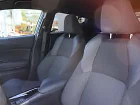 Toyota C hr (2023) thumbnail 32