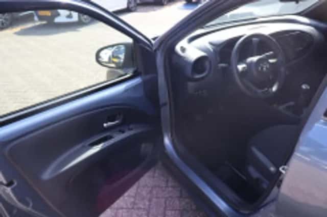 Toyota Aygo (2024) thumbnail 5