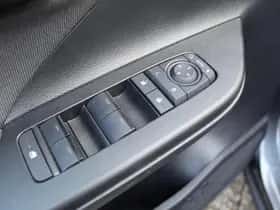 Toyota C hr (2024) thumbnail 16