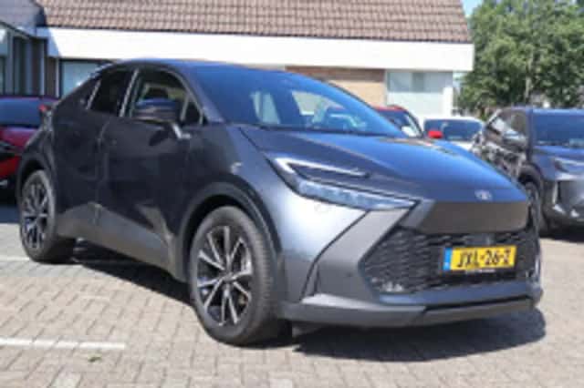 Toyota C hr (2024) thumbnail 4