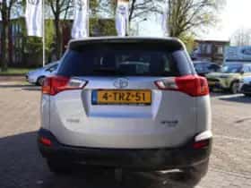 Toyota RAV4 (2014) thumbnail 5