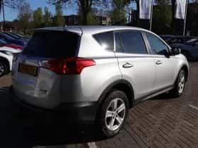 Toyota RAV4 (2014) thumbnail 9