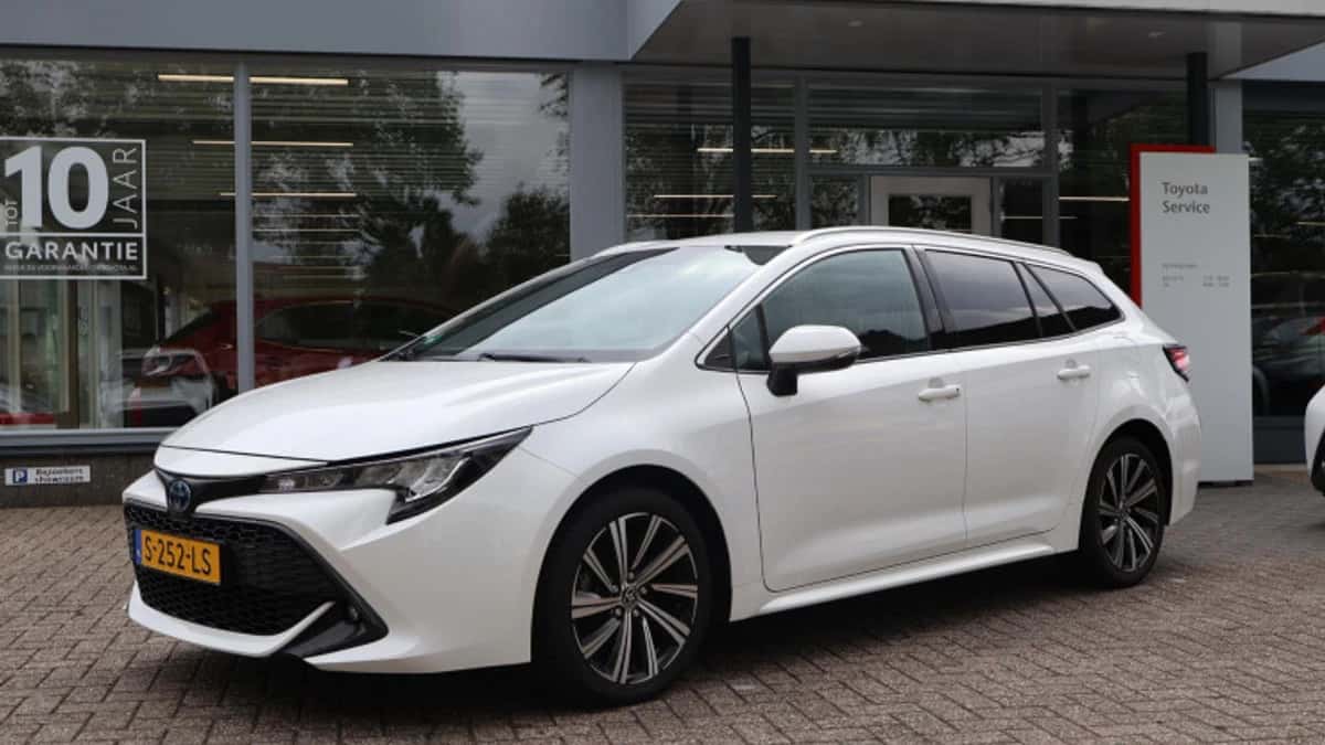 Toyota Corolla (2023) — foto 1