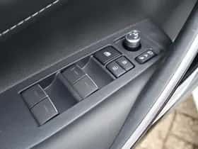 Toyota Corolla (2023) thumbnail 19