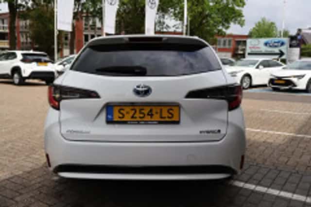 Toyota Corolla (2023) thumbnail 4