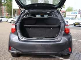 Toyota Yaris (2018) thumbnail 11