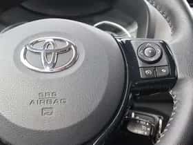 Toyota Yaris (2018) thumbnail 27
