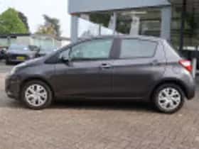Toyota Yaris (2018) thumbnail 37