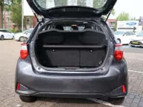 Toyota Yaris (2018) thumbnail 5