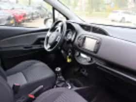 Toyota Yaris (2018) thumbnail 50