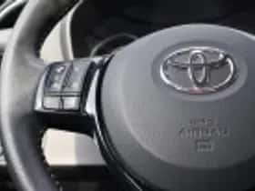Toyota Yaris (2018) thumbnail 55