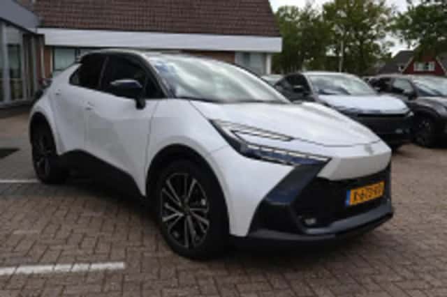Toyota C hr (2024) thumbnail 4