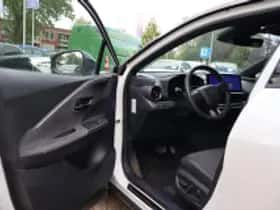 Toyota C hr (2024) thumbnail 6