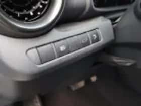 Toyota C hr (2024) thumbnail 55