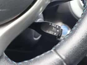 Toyota Yaris (2013) thumbnail 16