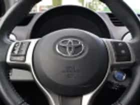 Toyota Yaris (2013) thumbnail 42