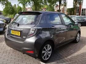 Toyota Yaris (2013) thumbnail 9