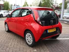 Toyota Aygo (2019) thumbnail 2