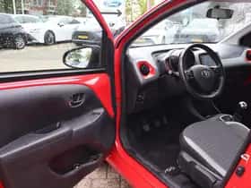Toyota Aygo (2019) thumbnail 11