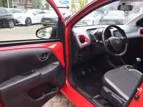 Toyota Aygo (2019) thumbnail 68