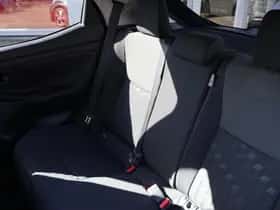 Toyota Yaris (2025) thumbnail 37