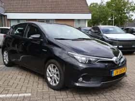 Toyota Auris (2016) thumbnail 2