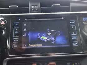 Toyota Auris (2016) thumbnail 21