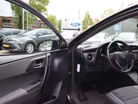 Toyota Auris (2016) thumbnail 74