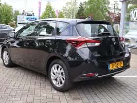 Toyota Auris (2016) thumbnail 10