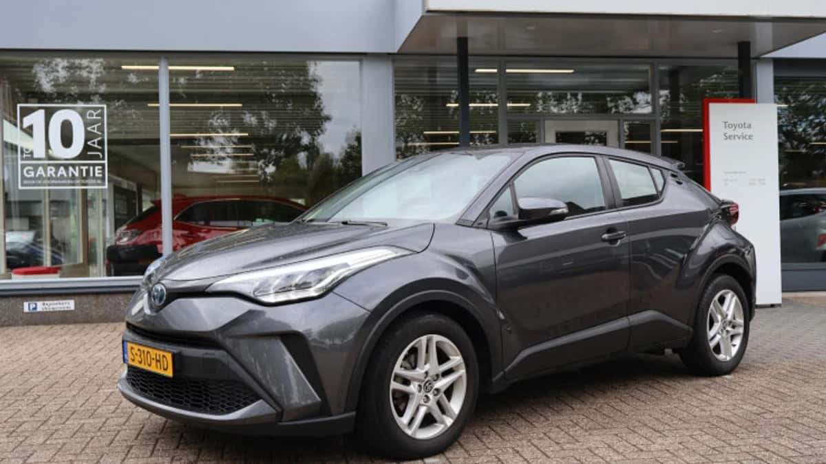 Toyota C hr (2023) — foto 1