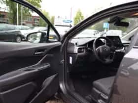 Toyota C hr (2023) thumbnail 5