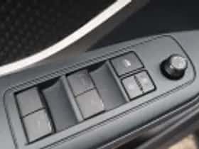 Toyota C hr (2023) thumbnail 43