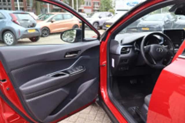 Toyota C hr (2020) thumbnail 6