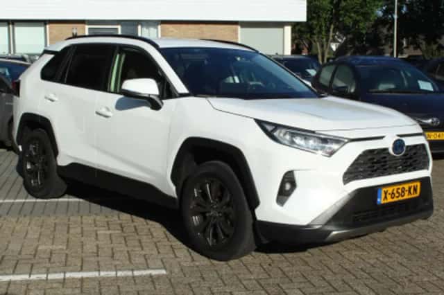 Toyota RAV4 (2023) thumbnail 2