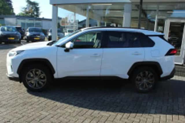 Toyota RAV4 (2023) thumbnail 6