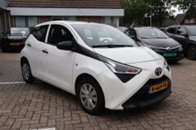 Toyota Aygo (2022) thumbnail 4