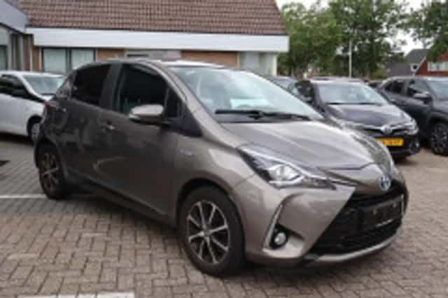 Toyota Yaris (2020) thumbnail 4