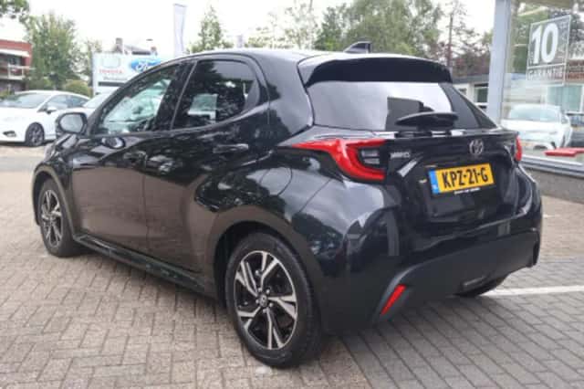 Toyota Yaris (2025) thumbnail 2